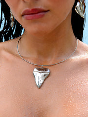 SHARK LIGHT NECKLACE (SILVER)